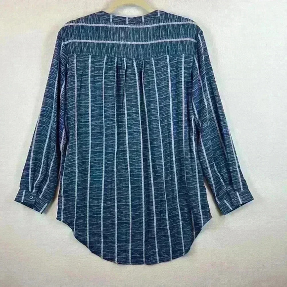 Women's Striped Blouse Size Medium Blue and White Long Sleeve V Neck 1/4 Button - Picture 2 of 8